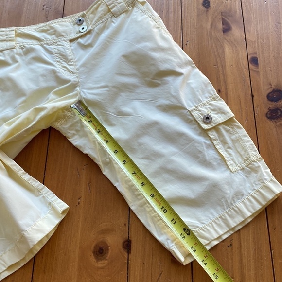 Ann Taylor Bermuda Shorts Pale Yellow  5 Pockets Size 2 - Picture 8 of 8